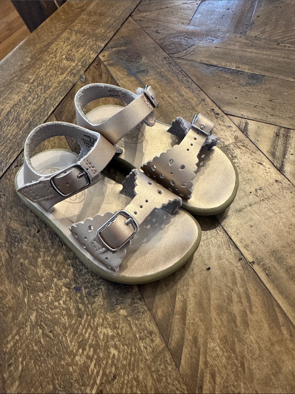 Rose Gold Ariel Footmate sandals size 5